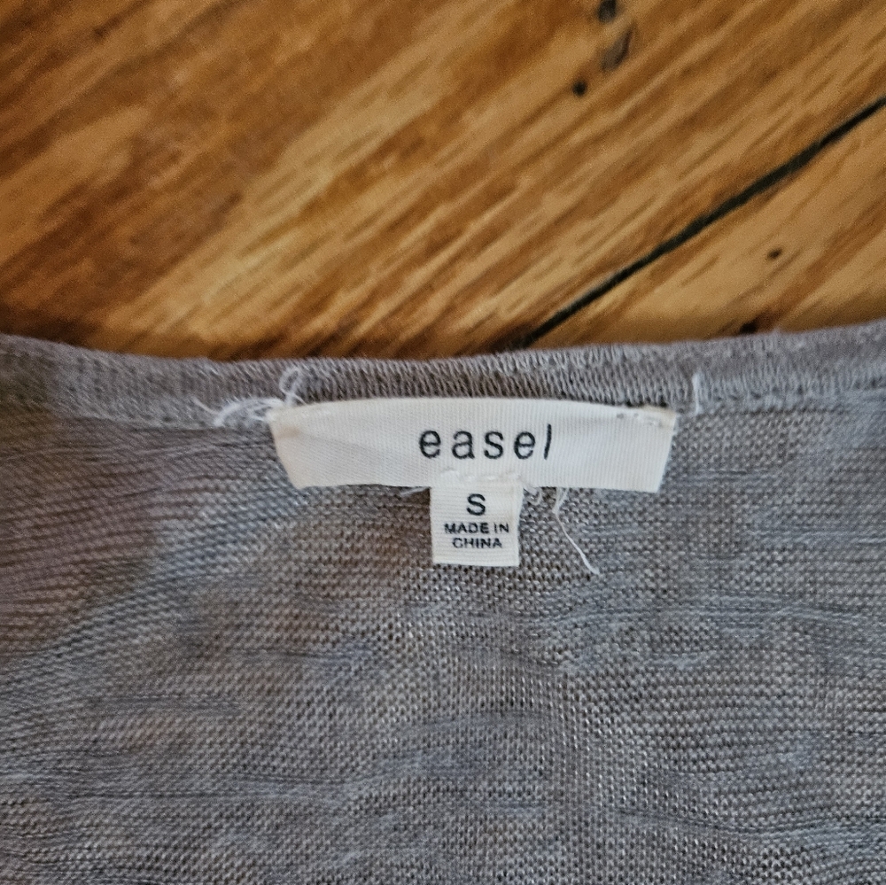 Easel Gray Ruffle Hem Tank Top - Picture 4 of 4